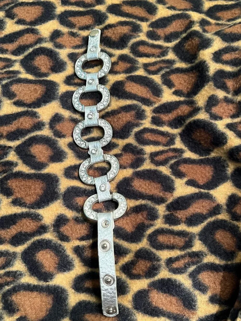 Guang Tong Silver Leather Bracelet w/ Adjustable Button Closures